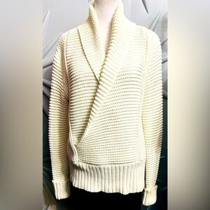 EUC American Eagle SZL cream colored heavy knit sweater shawl color/bust 42”-50”